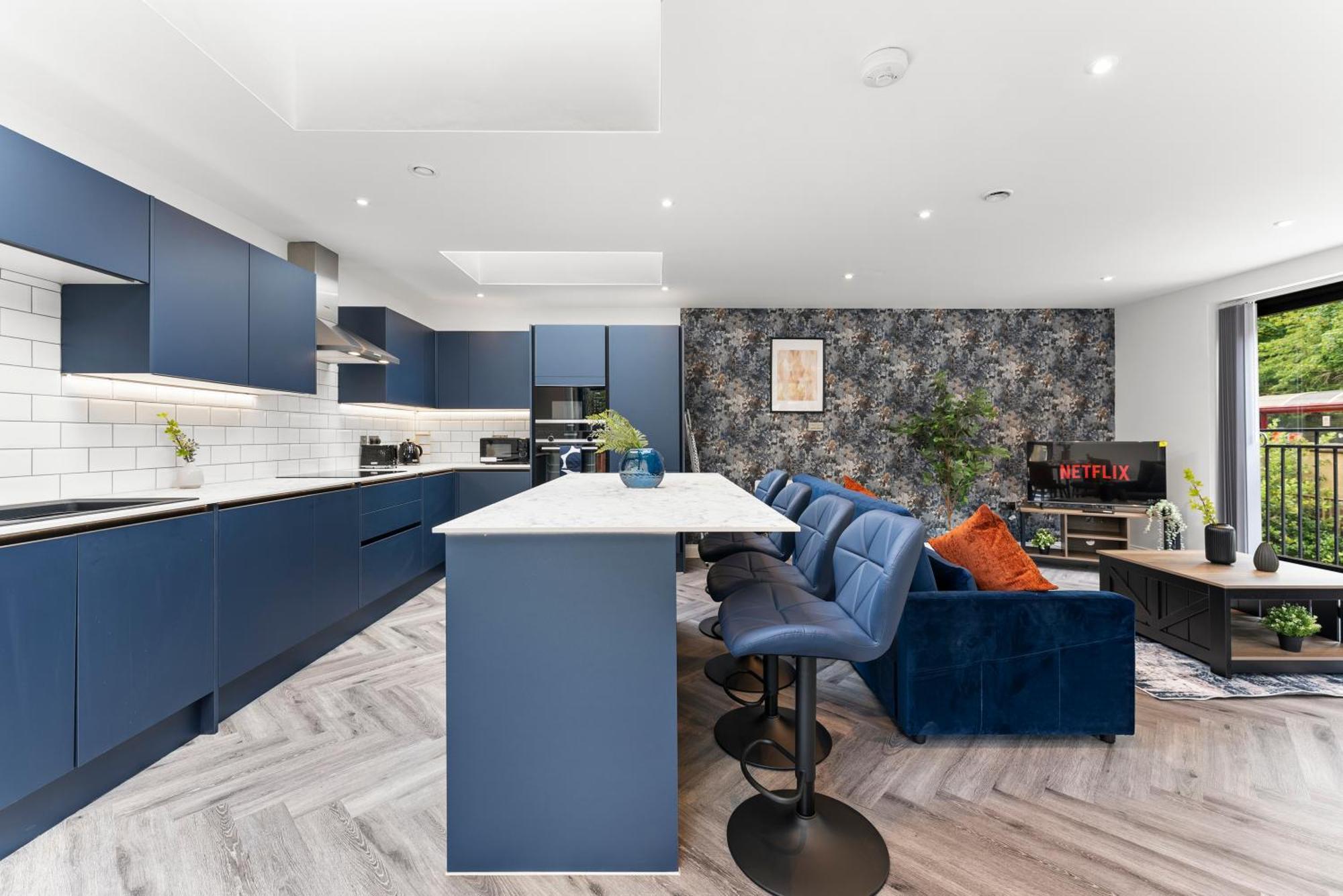Stylish Large Leeds Apartment - Parking Exterior photo